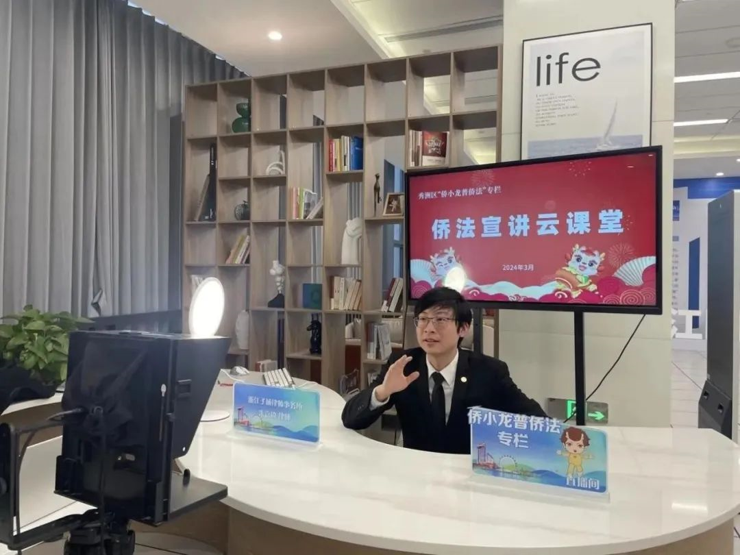 6401111.png 6401111.png